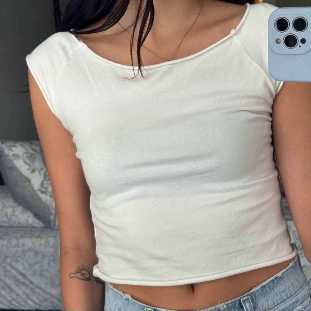 Basic white top! - Picture 2 of 4